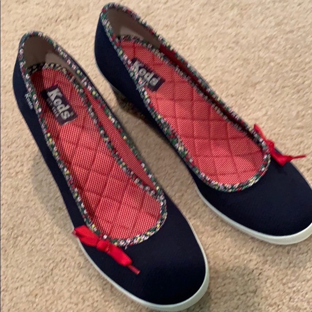 Less platform sneaker wedge